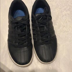 🎉1 hr sale 🎉K-Swiss boy shoes 👟